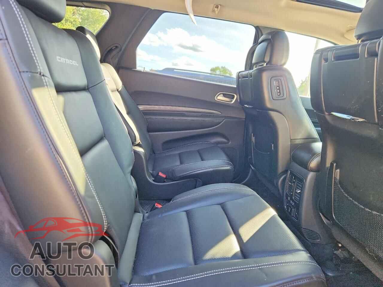 DODGE DURANGO 2018 - 1C4RDJEG9JC317296