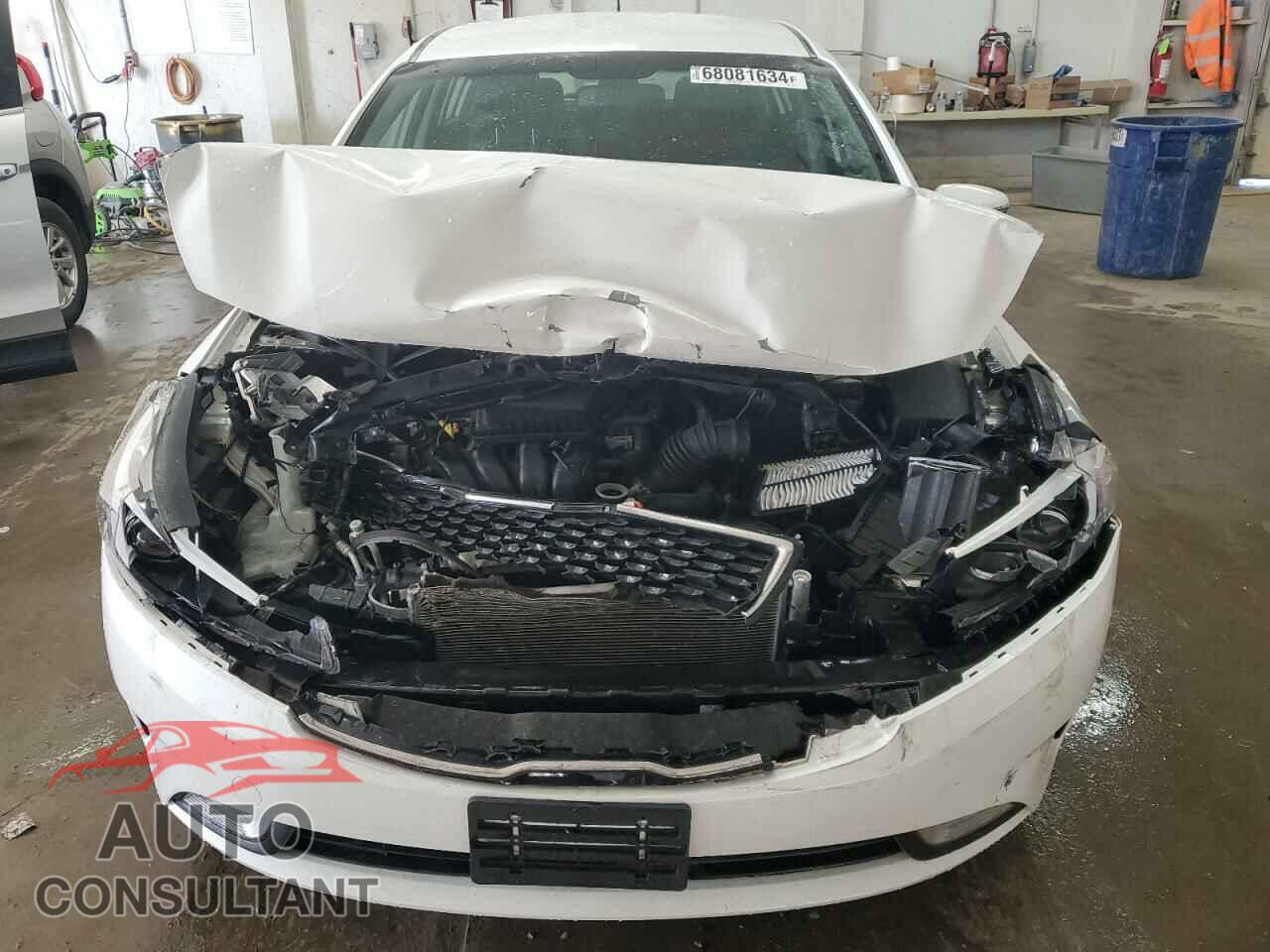 KIA FORTE 2017 - KNAFK5A88H5718977