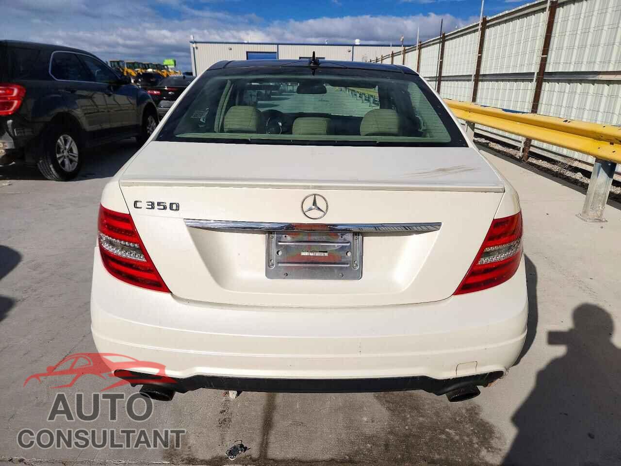 MERCEDES-BENZ C-CLASS 2012 - WDDGF5HB7CA665725
