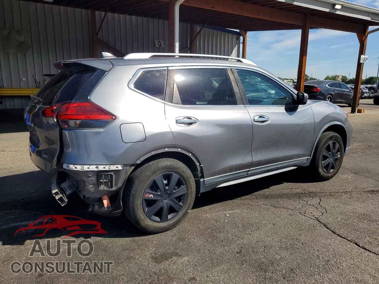 NISSAN ROGUE 2017 - KNMAT2MV1HP553045