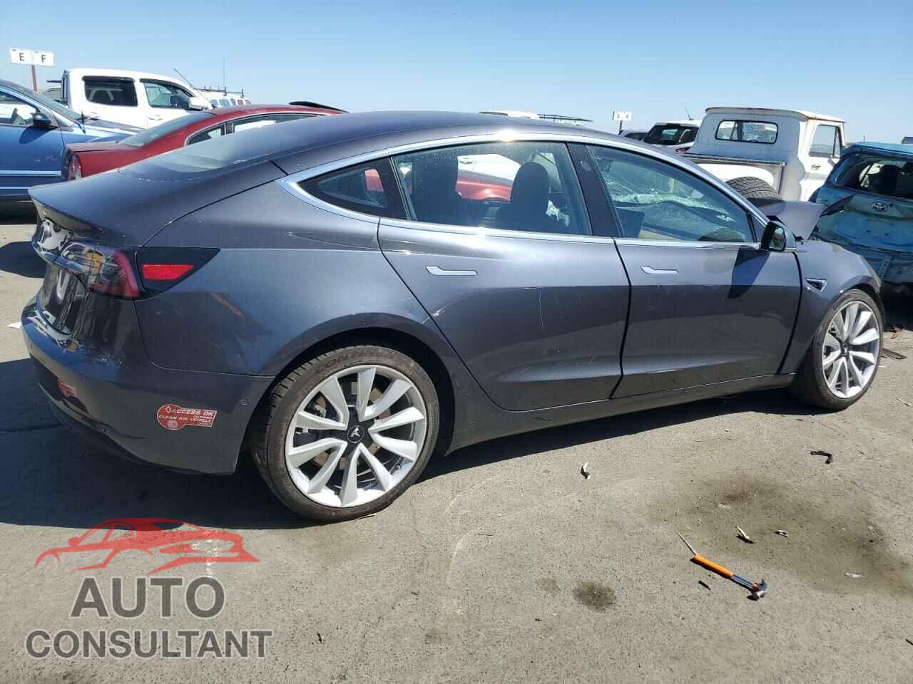 TESLA MODEL 3 2018 - 5YJ3E1EA7JF019931