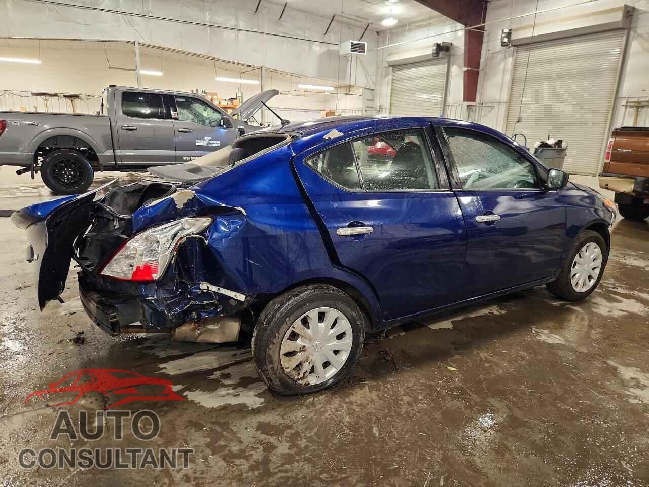 NISSAN VERSA 2018 - 3N1CN7AP2JL802401