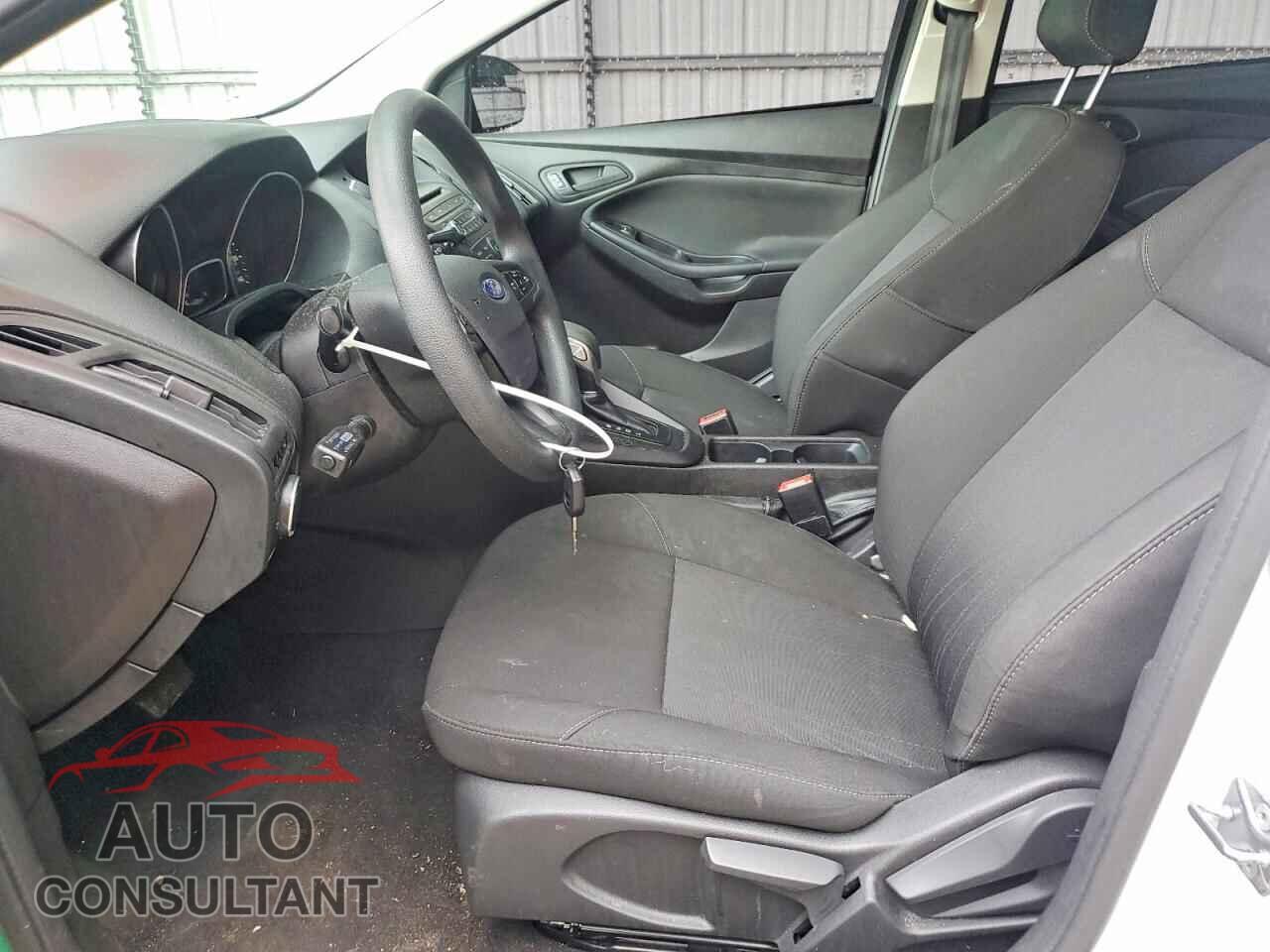 FORD FOCUS 2017 - 1FADP3E20HL239492
