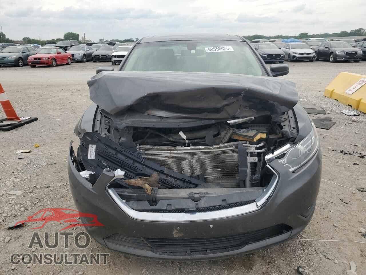 FORD TAURUS 2017 - 1FAHP2E84HG137752