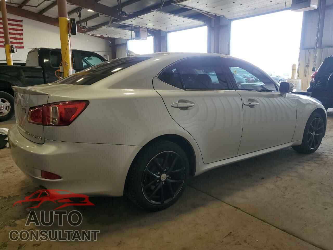 LEXUS IS 2012 - JTHCF5C27C5058506