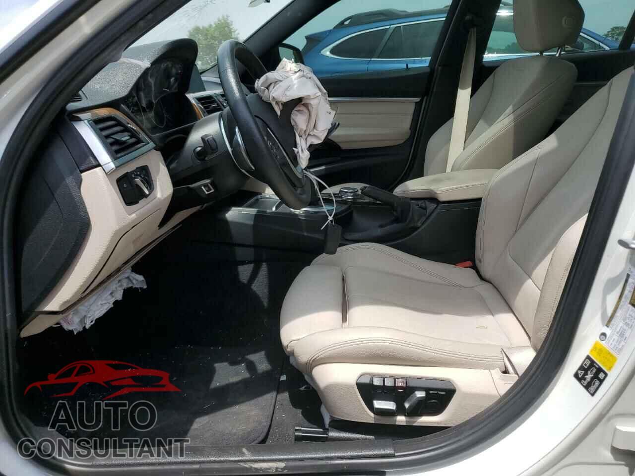 BMW 3 SERIES 2016 - WBA8E3G50GNU02005