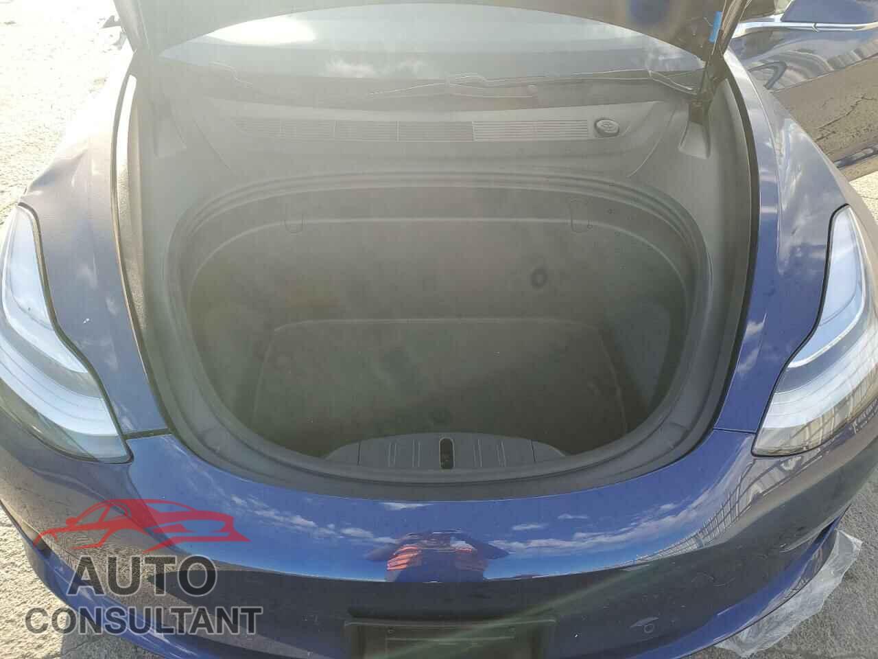TESLA MODEL 3 2018 - 5YJ3E1EB7JF105278