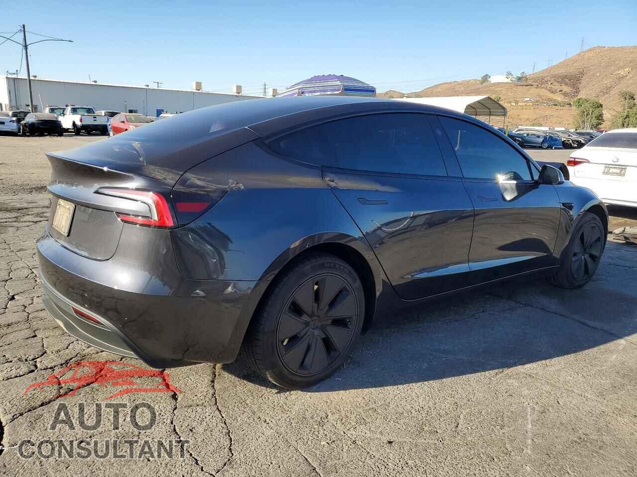 TESLA MODEL 3 2024 - 5YJ3E1EAXRF823605