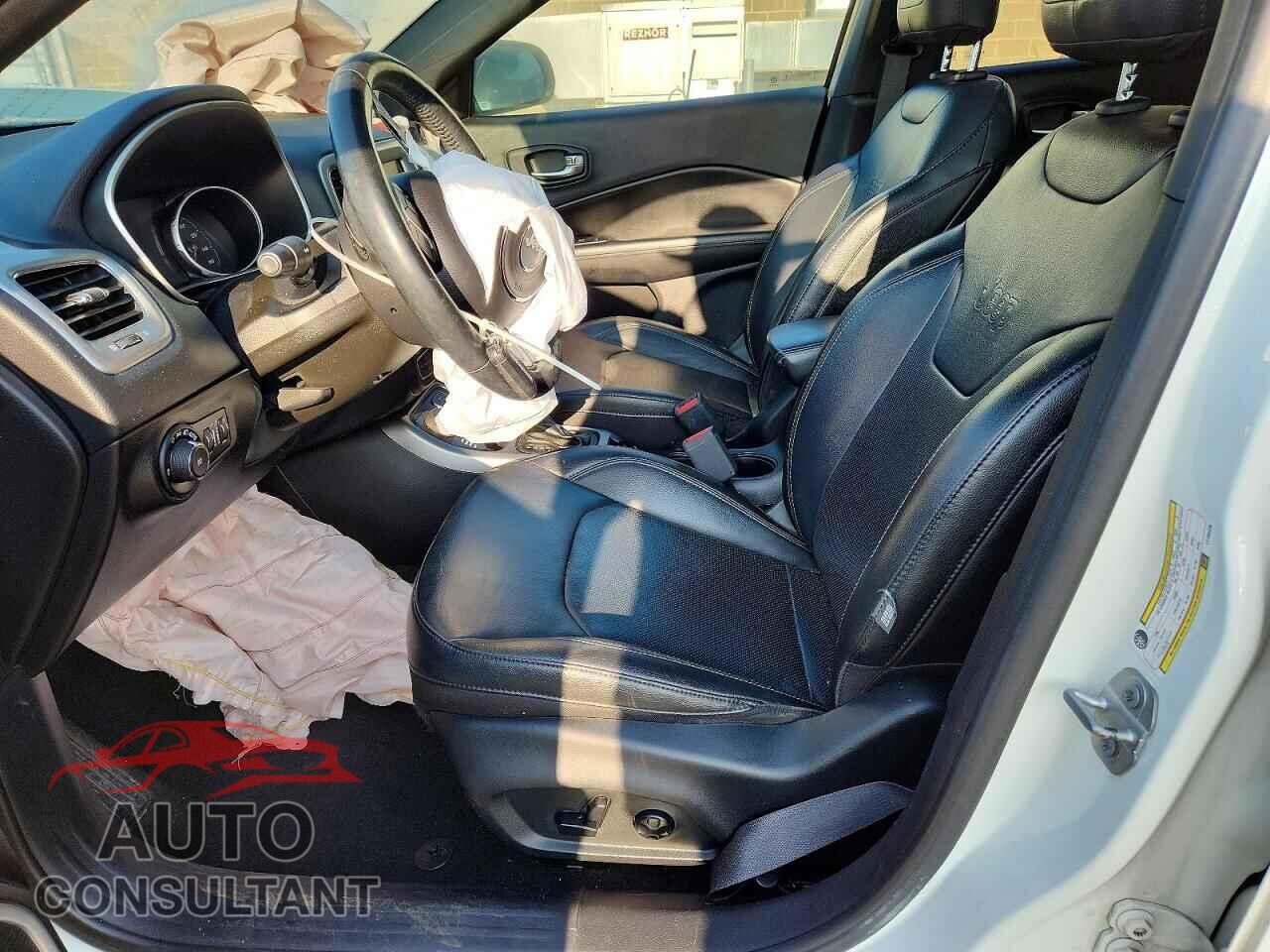 JEEP COMPASS 2020 - 3C4NJDCB3LT155429