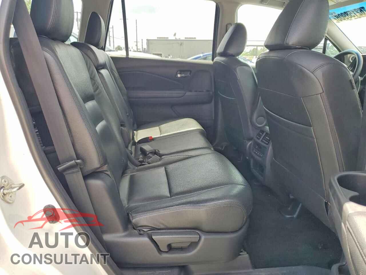 HONDA PILOT 2017 - 5FNYF5H32HB046374