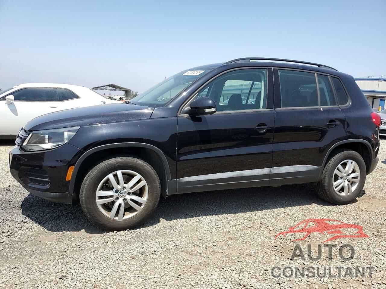 VOLKSWAGEN TIGUAN 2017 - WVGAV7AX5HK037938