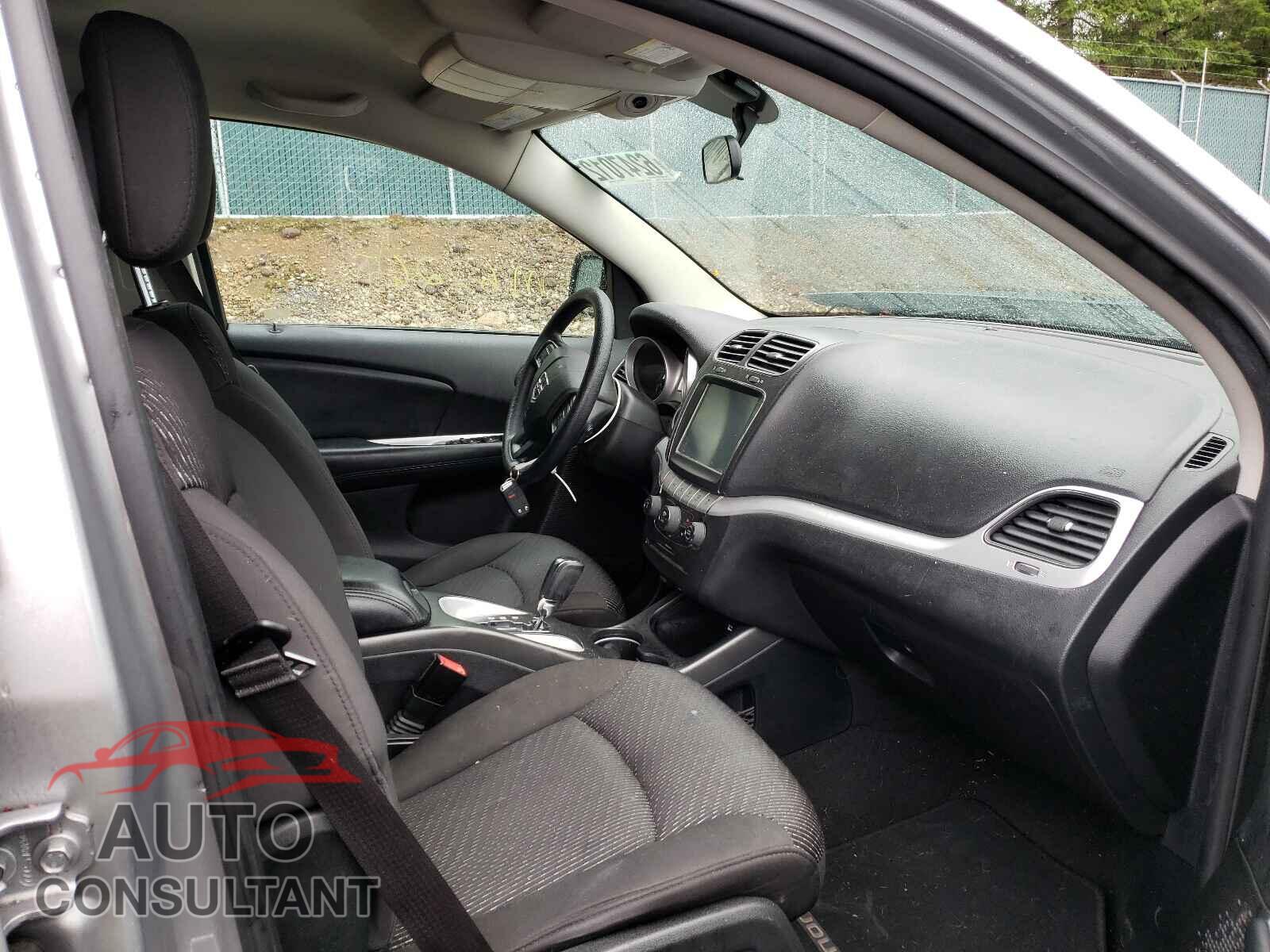 DODGE JOURNEY 2017 - 3C4PDCBB4HT586526