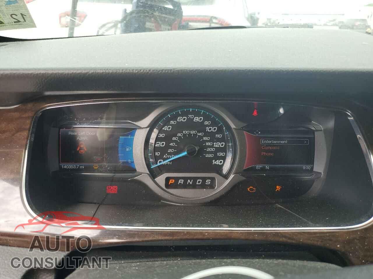 FORD TAURUS 2017 - 1FAHP2F82HG111679
