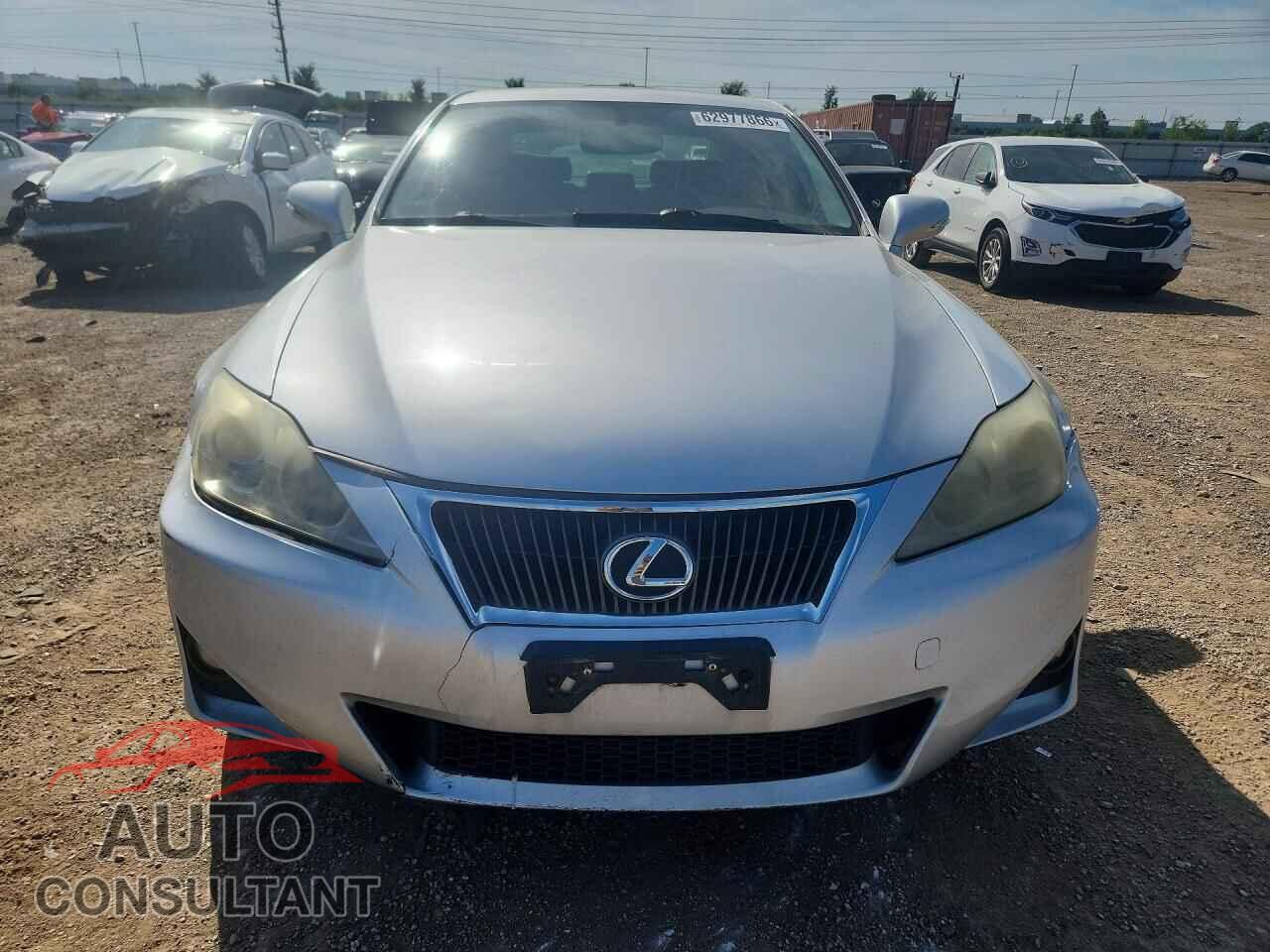 LEXUS IS 2012 - JTHCF5C28C5055727