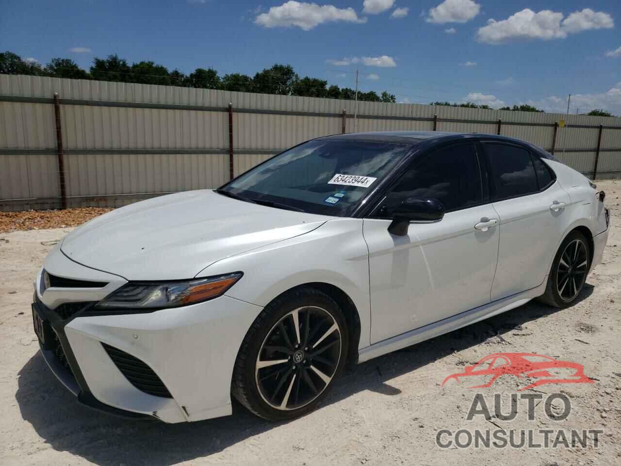 TOYOTA CAMRY 2018 - 4T1B61HK8JU066398
