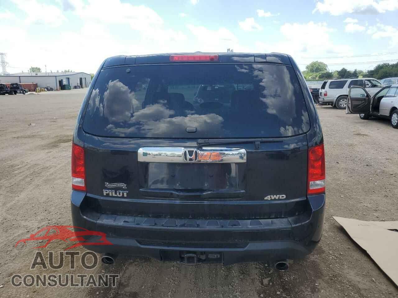 HONDA PILOT 2013 - 5FNYF4H72DB013401