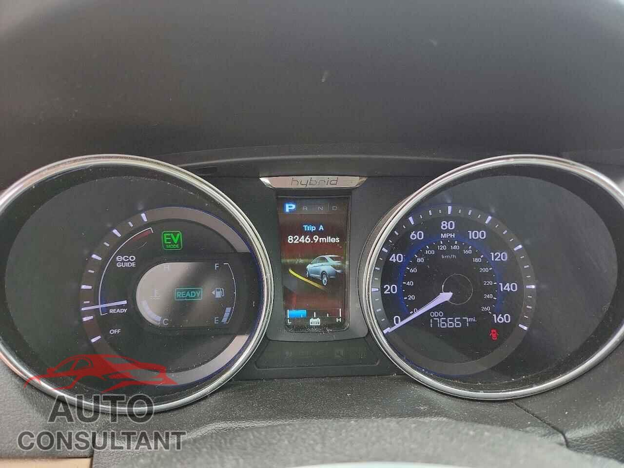 HYUNDAI SONATA 2013 - KMHEC4A4XDA083681