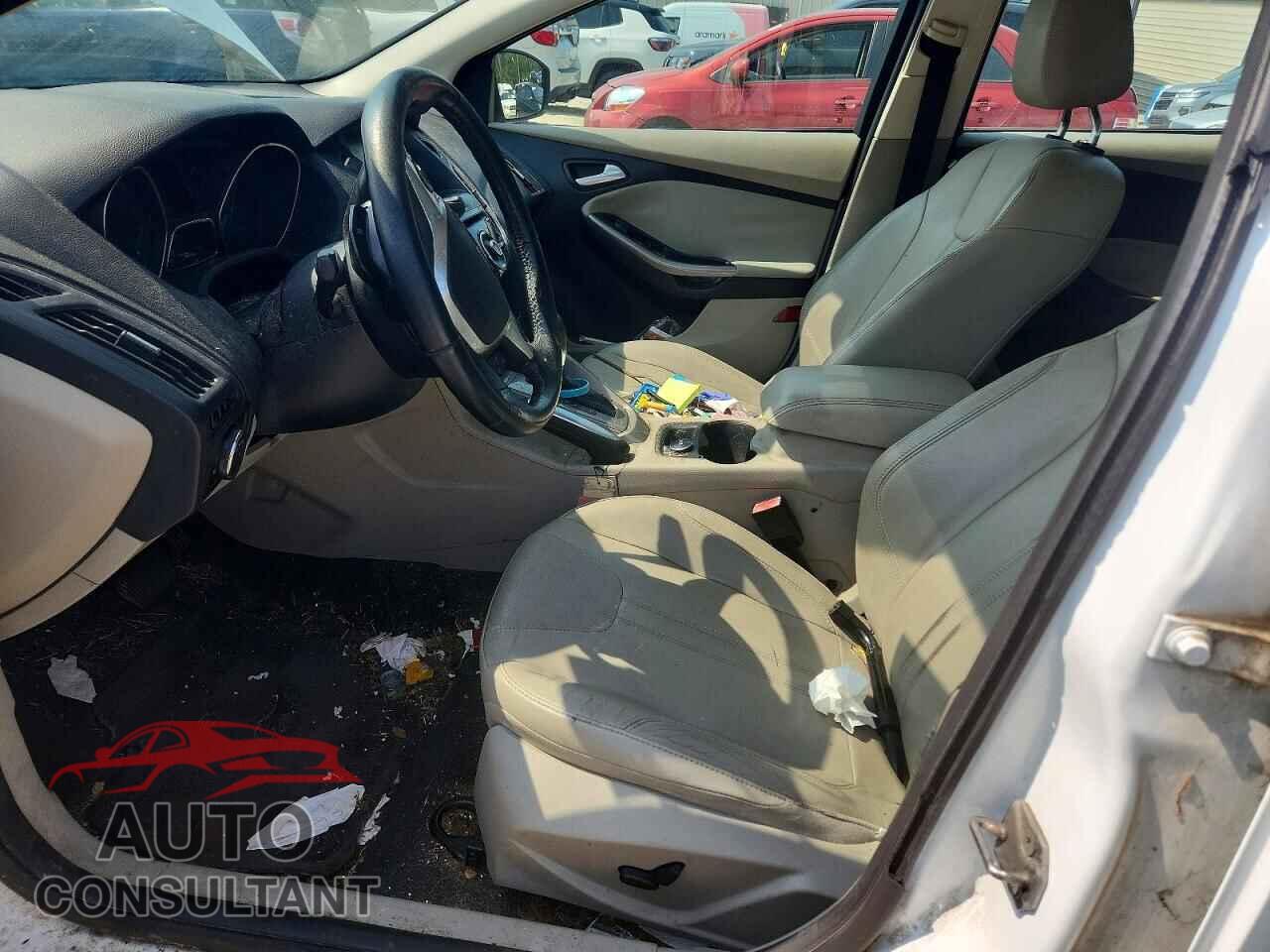FORD FOCUS 2012 - 1FAHP3H23CL353105
