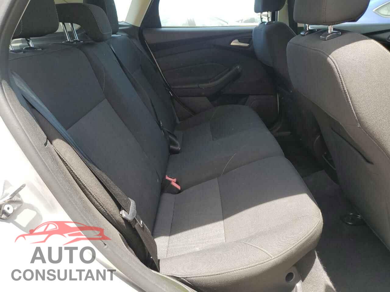 FORD FOCUS 2015 - 1FADP3K21FL224016
