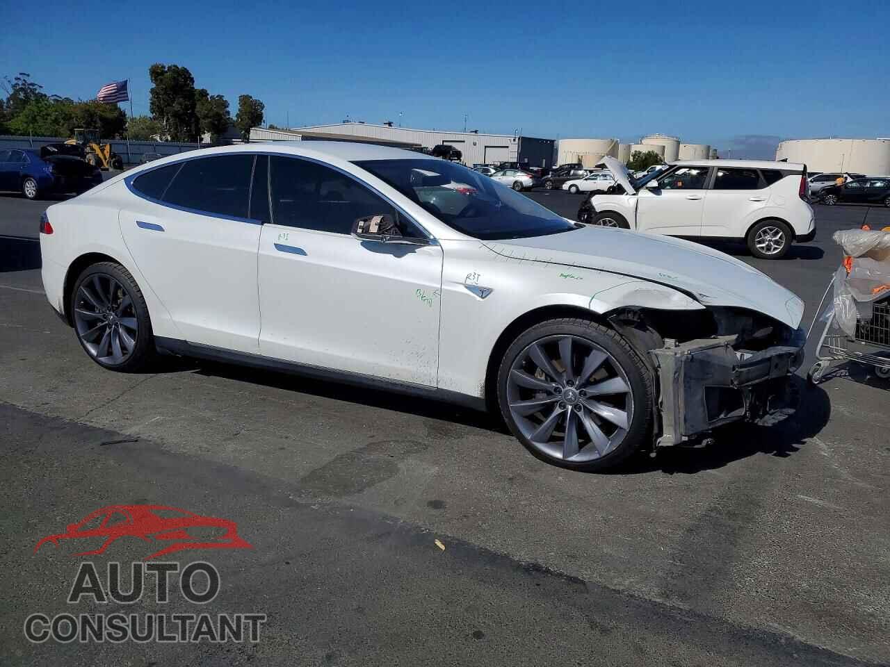 TESLA MODEL S 2014 - 5YJSA1H17EFP28237