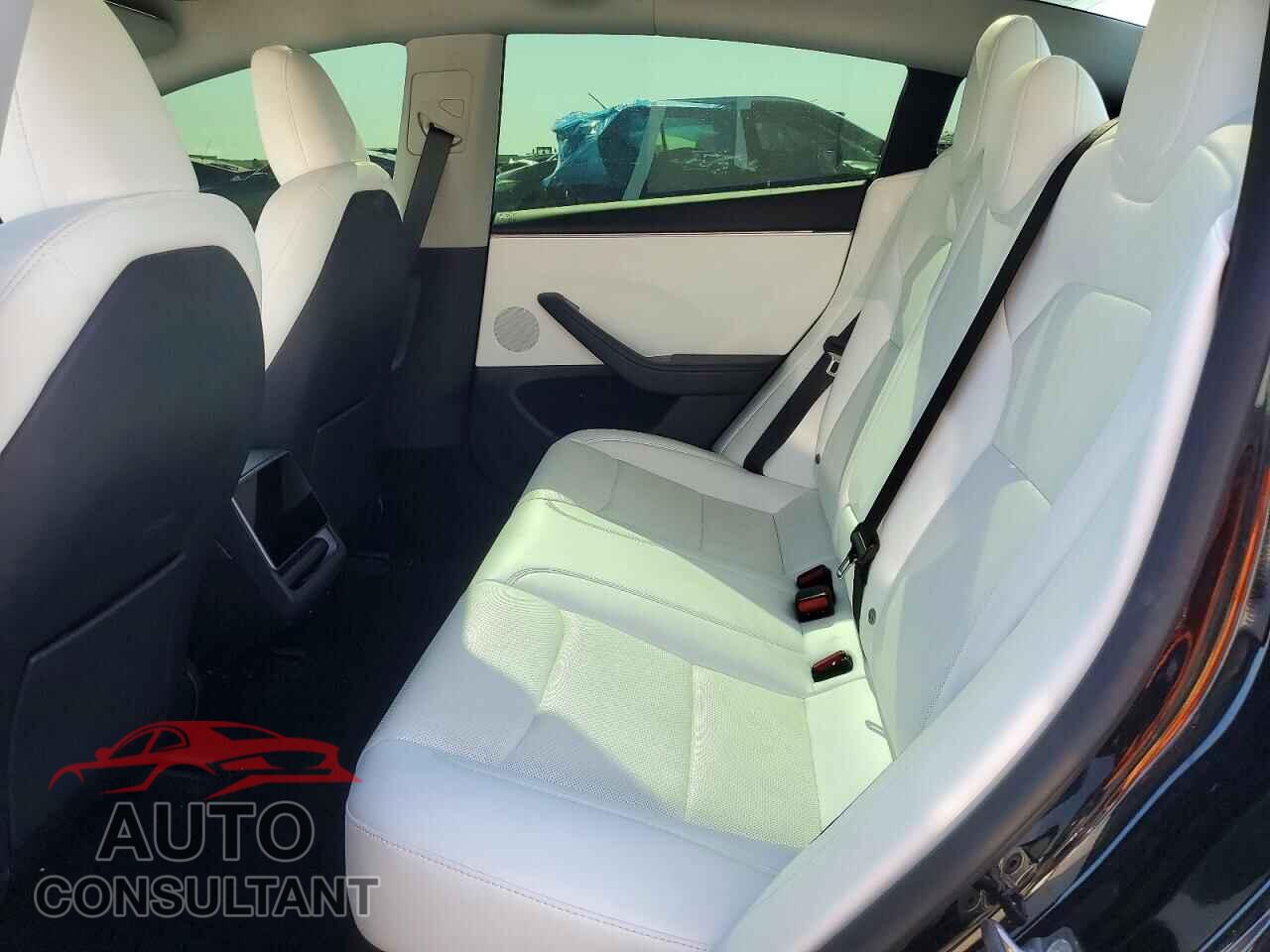 TESLA MODEL 3 2024 - 5YJ3E1EA0RF815528