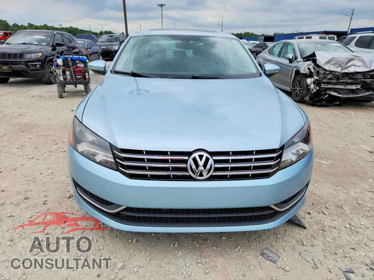 VOLKSWAGEN PASSAT 2012 - 1VWCH7A38CC070790