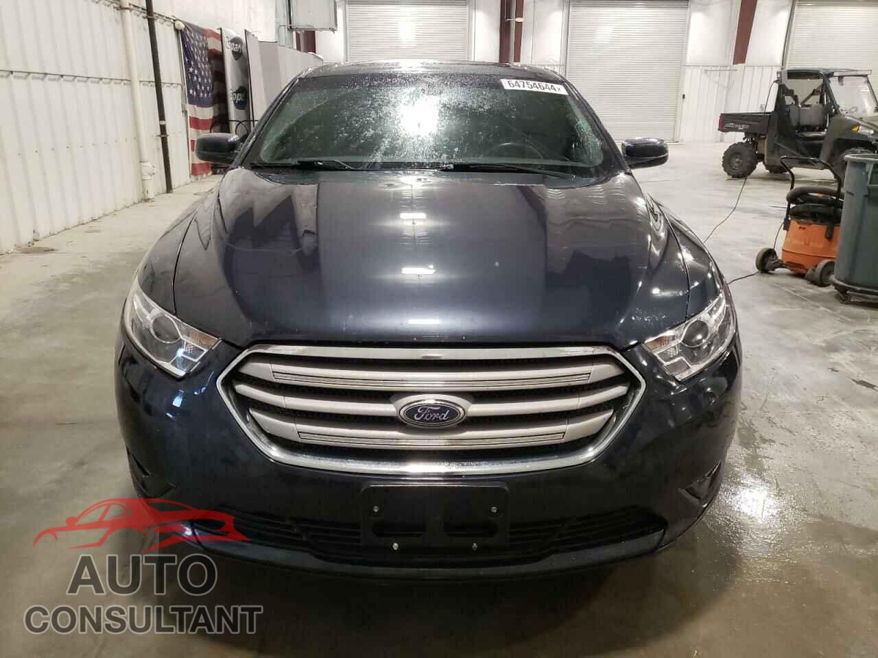 FORD TAURUS 2017 - 1FAHP2E82HG121436