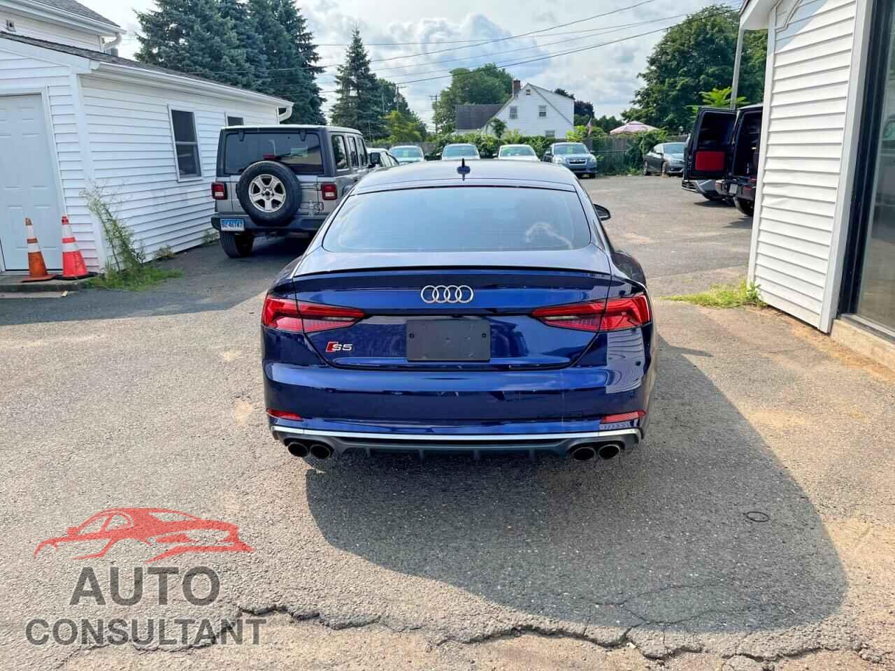 AUDI S5/RS5 2018 - WAUC4CF55JA011381