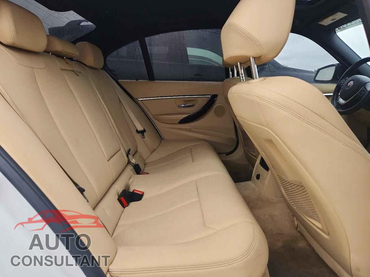BMW 3 SERIES 2016 - WBA8E3G54GNU02699