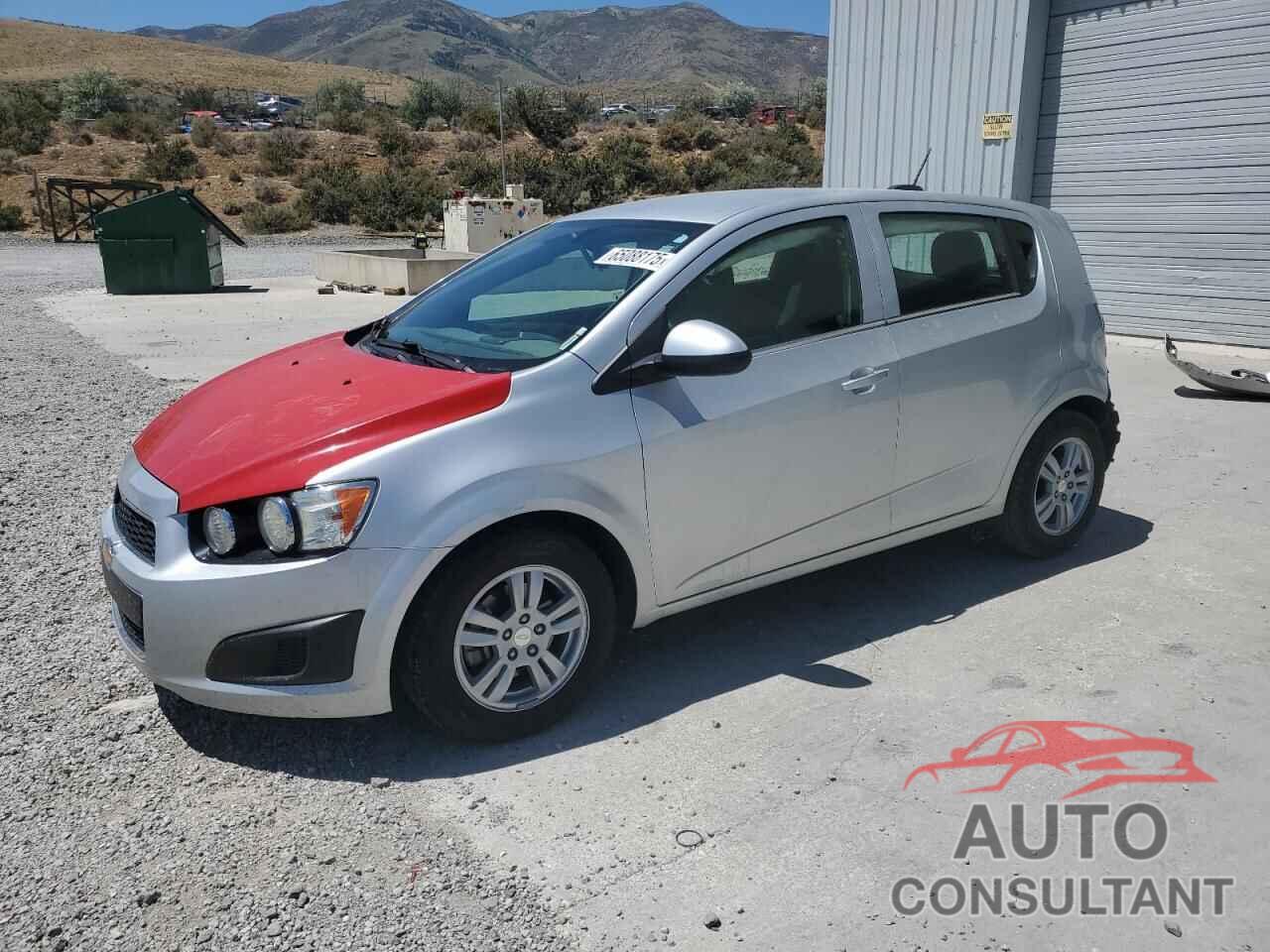 CHEVROLET SONIC 2015 - 1G1JC6SG5F4192051