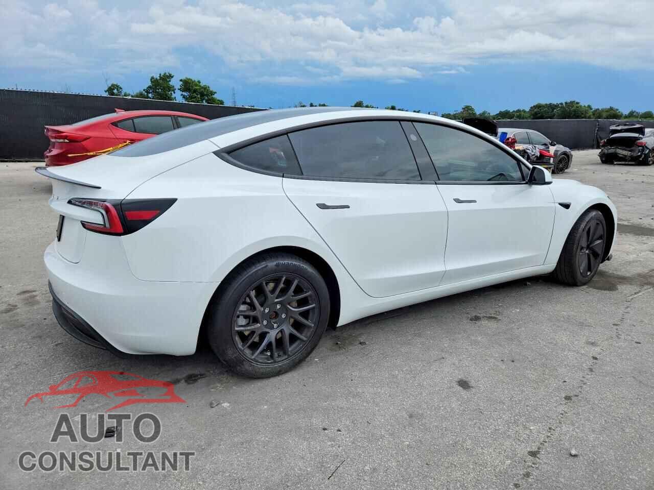 TESLA MODEL 3 2024 - 5YJ3E1EA0RF743763