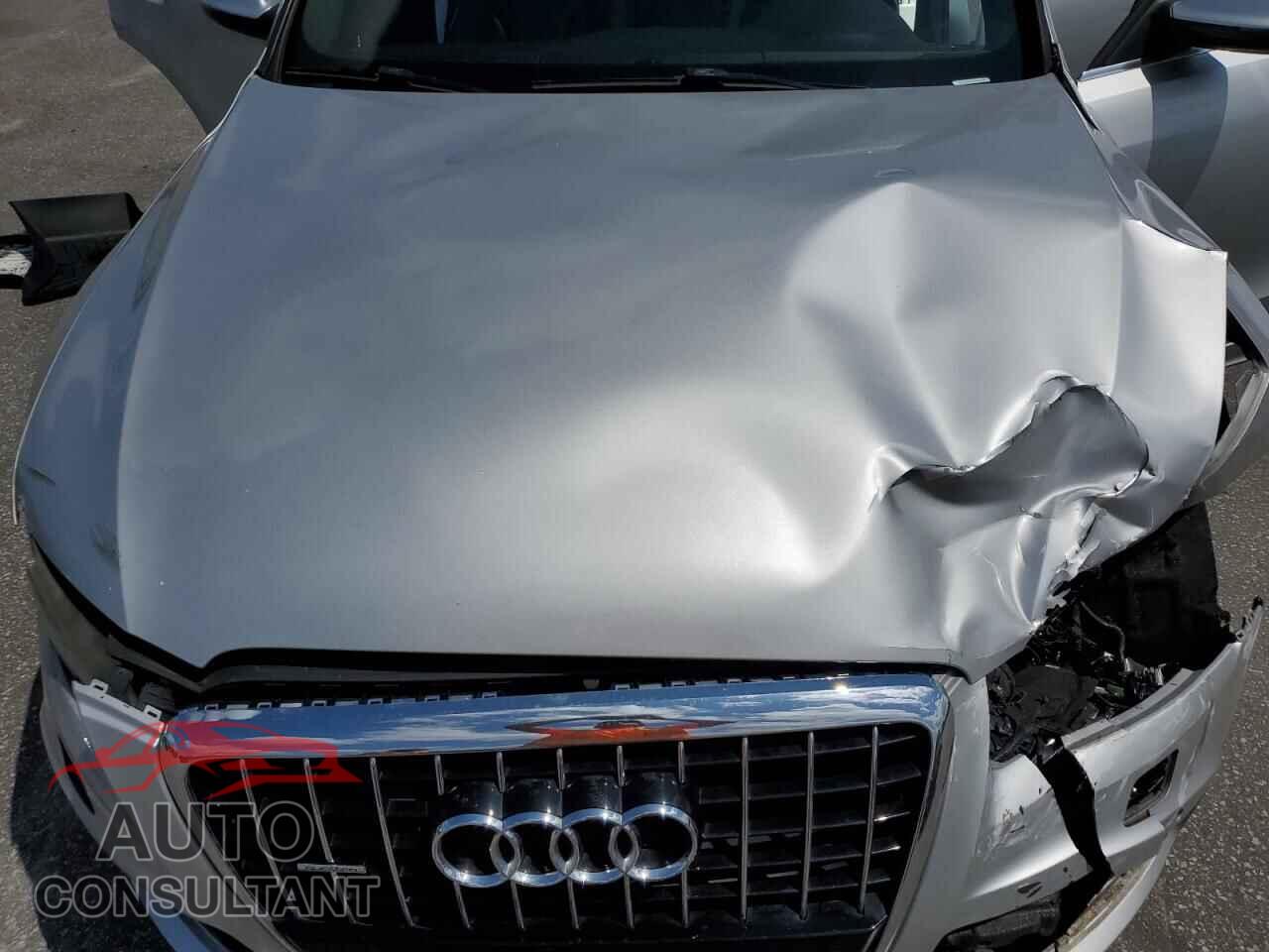 AUDI Q5 2011 - WA1DKAFP4BA009295