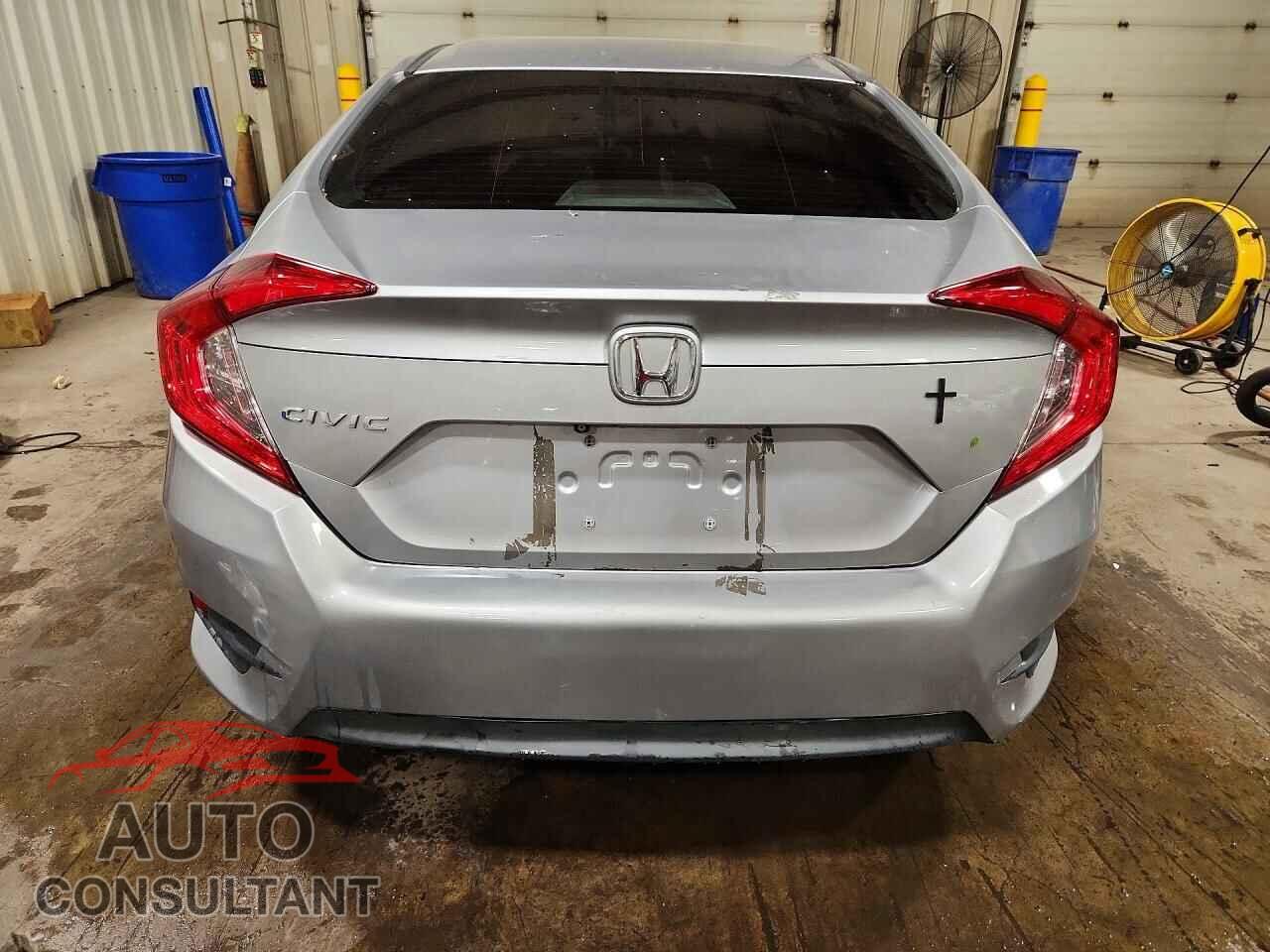 HONDA CIVIC 2018 - 2HGFC2F57JH530870