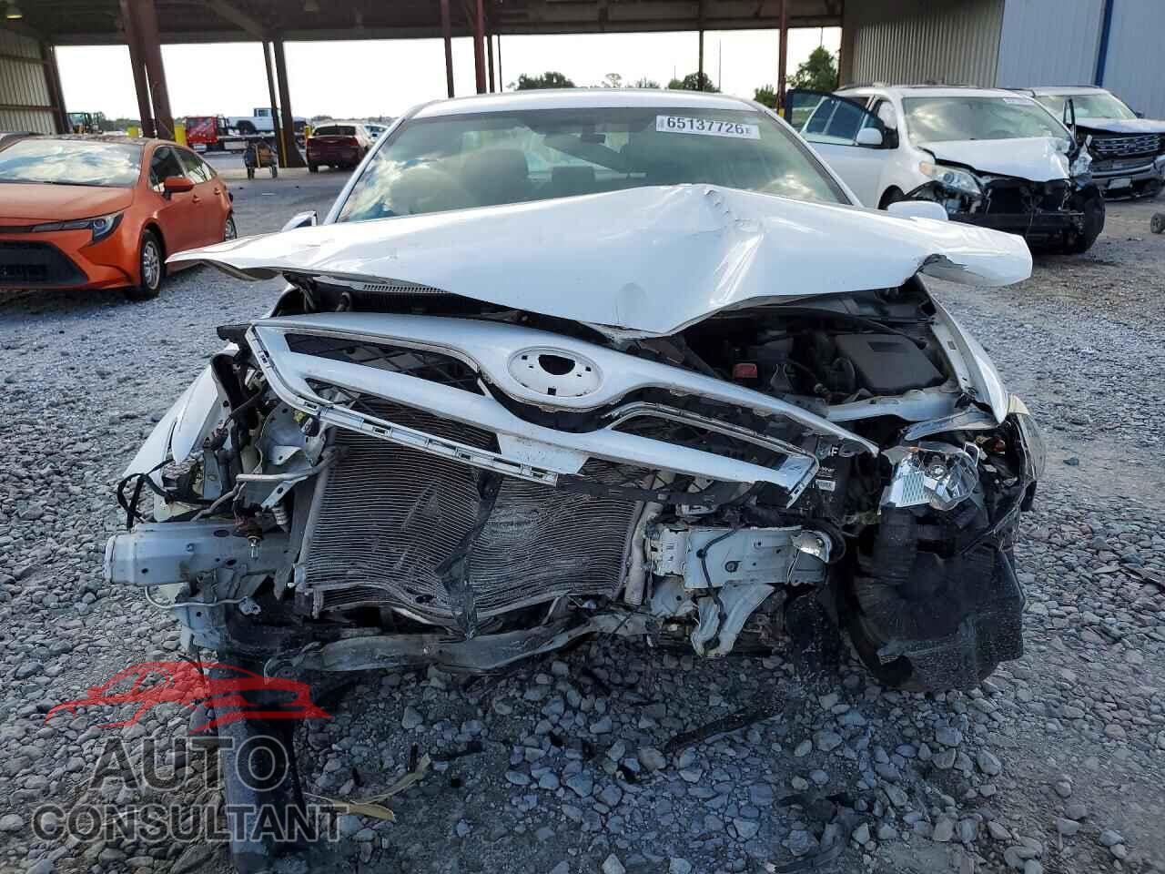 TOYOTA COROLLA 2011 - 2T1BU4EE3BC551010