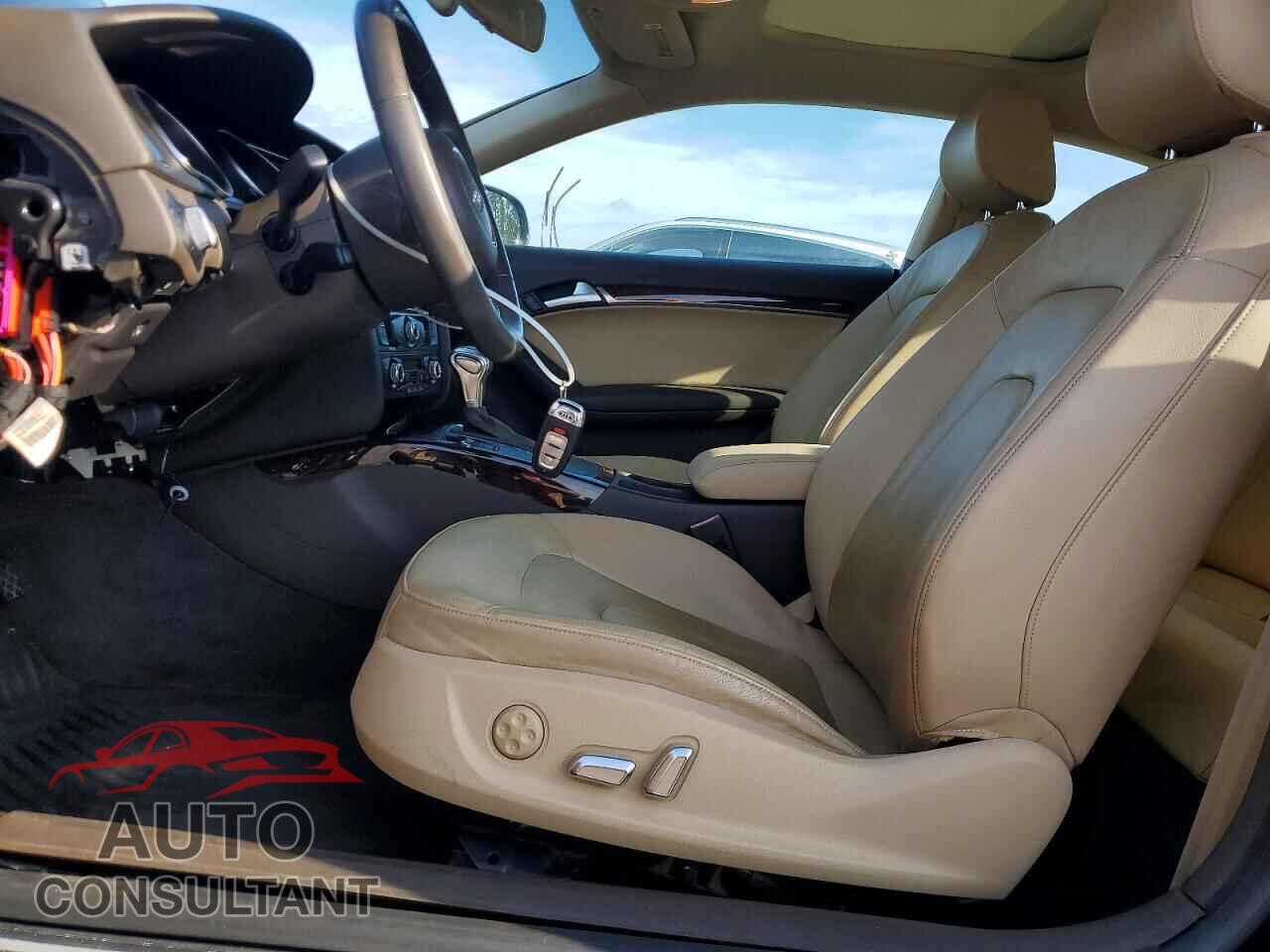 AUDI A5 2013 - WAUCFAFR4DA018456