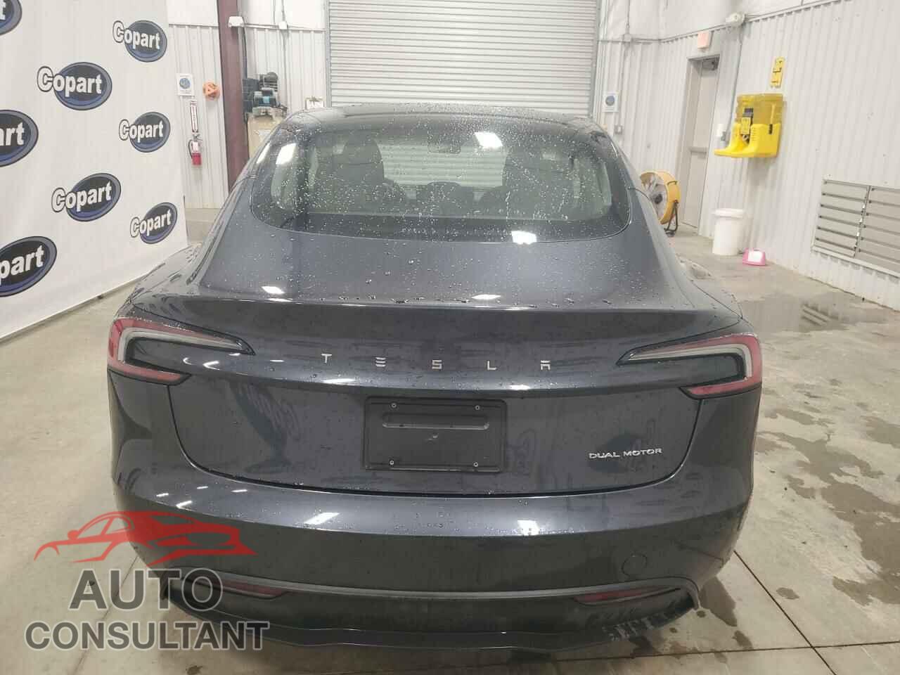 TESLA MODEL 3 2024 - 5YJ3E1EBXRF742371