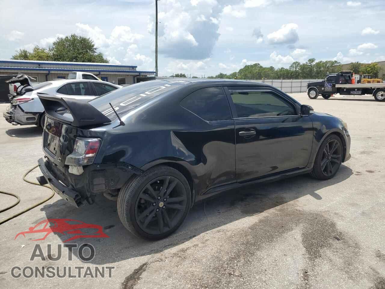 TOYOTA SCION 2014 - JTKJF5C76E3088043