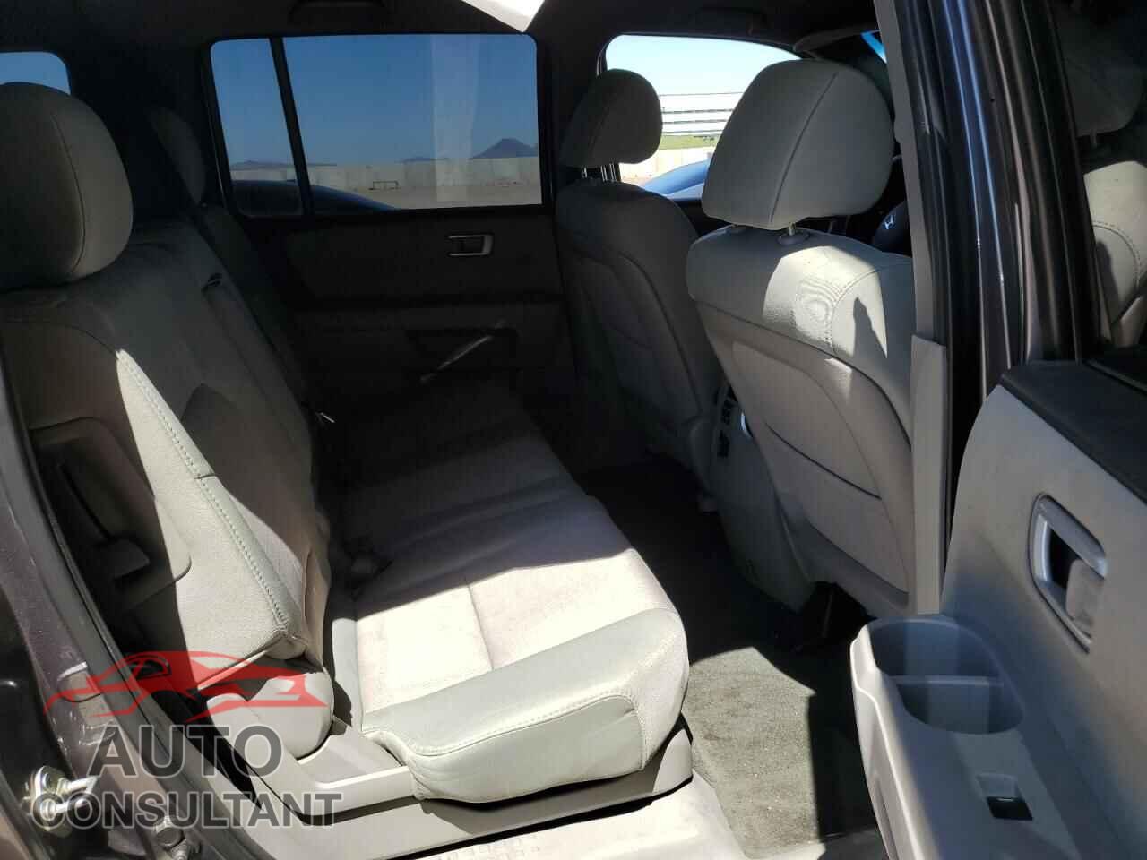 HONDA PILOT 2014 - 5FNYF3H48EB004803