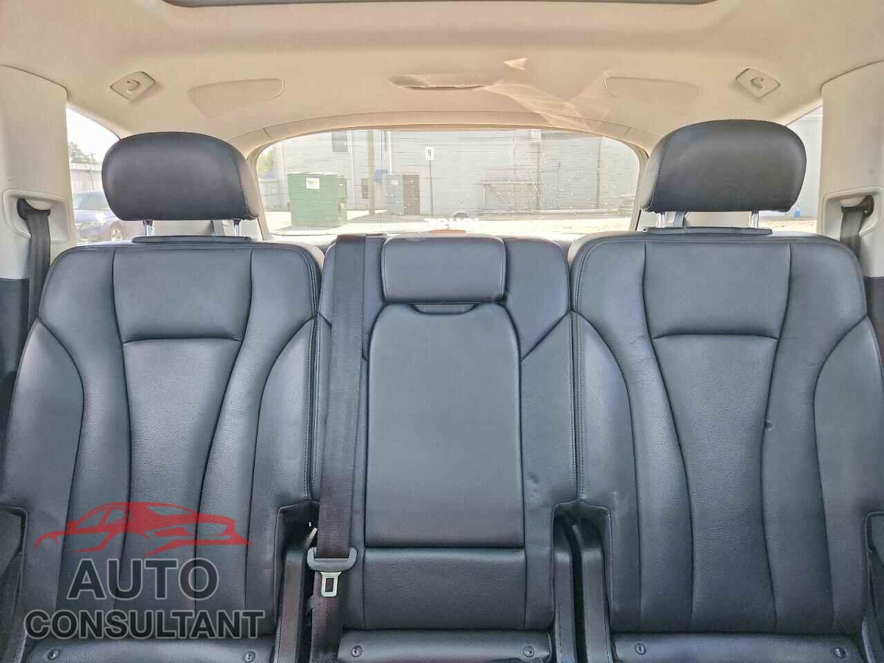 AUDI Q7 2018 - WA1LAAF7XJD040630