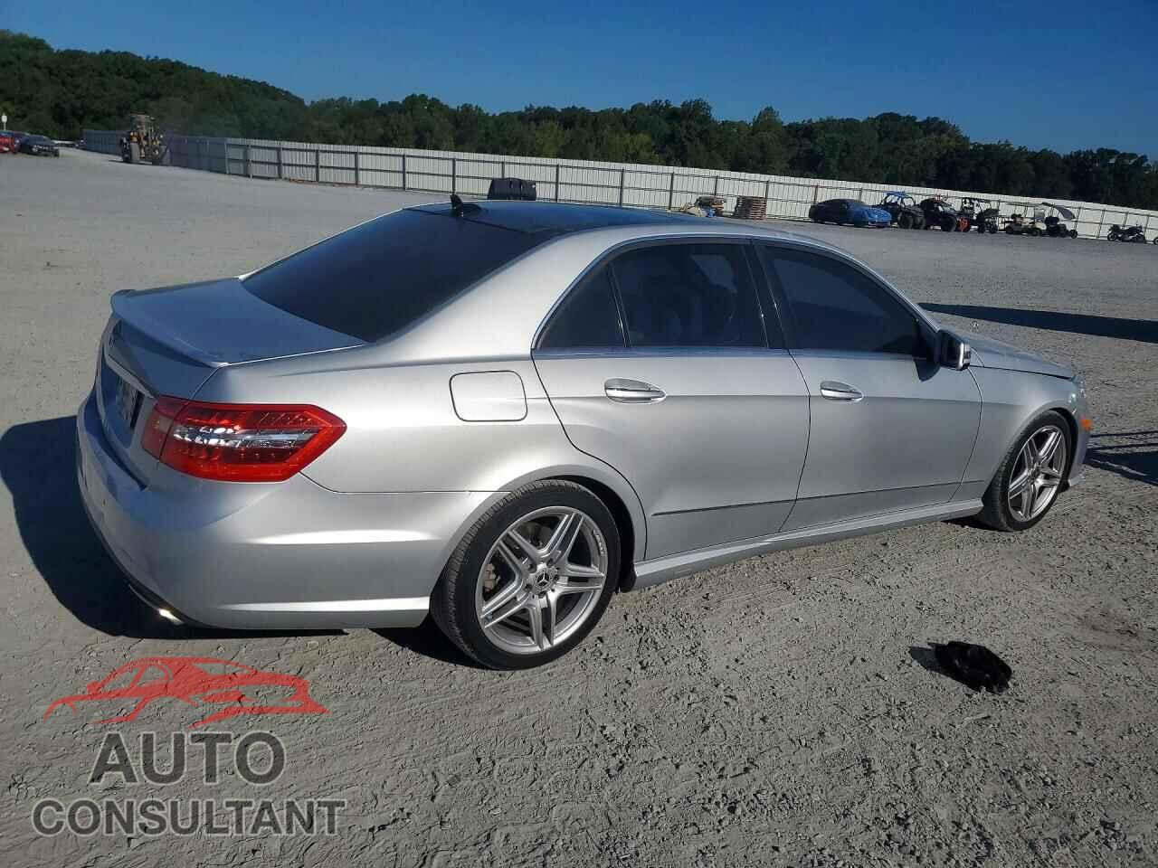 MERCEDES-BENZ E-CLASS 2011 - WDDHF8HB3BA266587