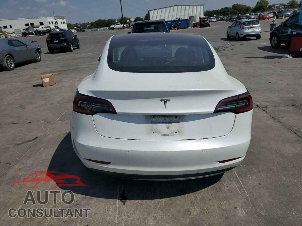 TESLA MODEL 3 2018 - 5YJ3E1EA0JF009161