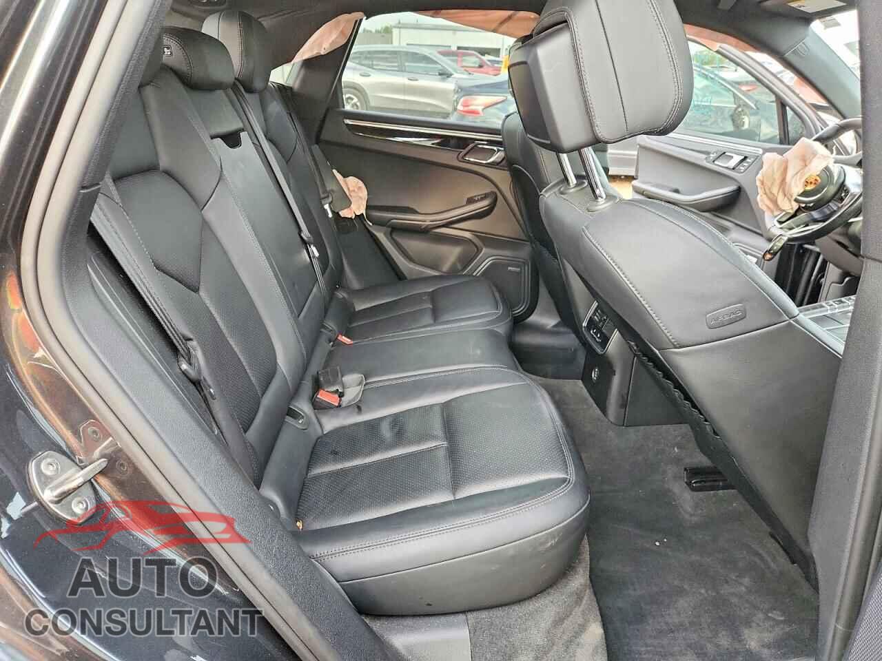 PORSCHE MACAN 2017 - WP1AA2A54HLB00585