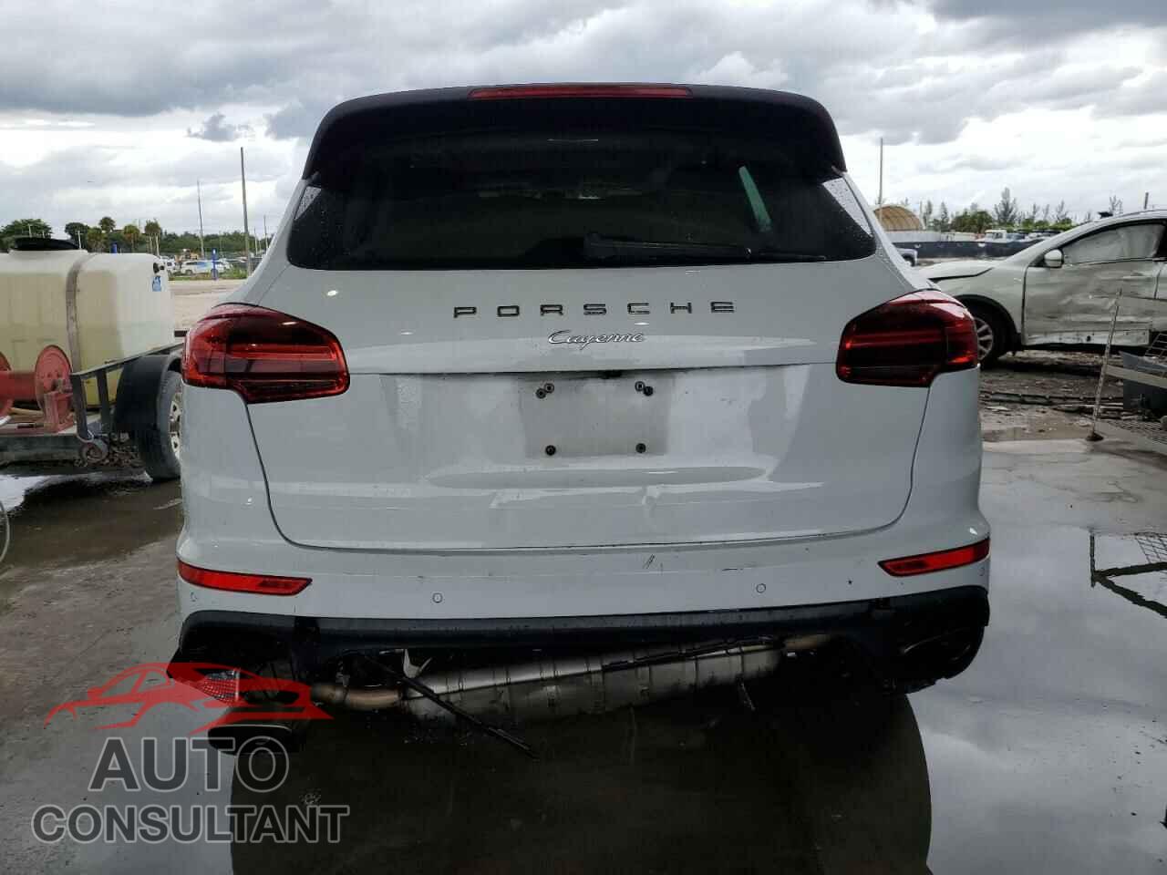 PORSCHE CAYENNE 2017 - WP1AA2A20HKA90715
