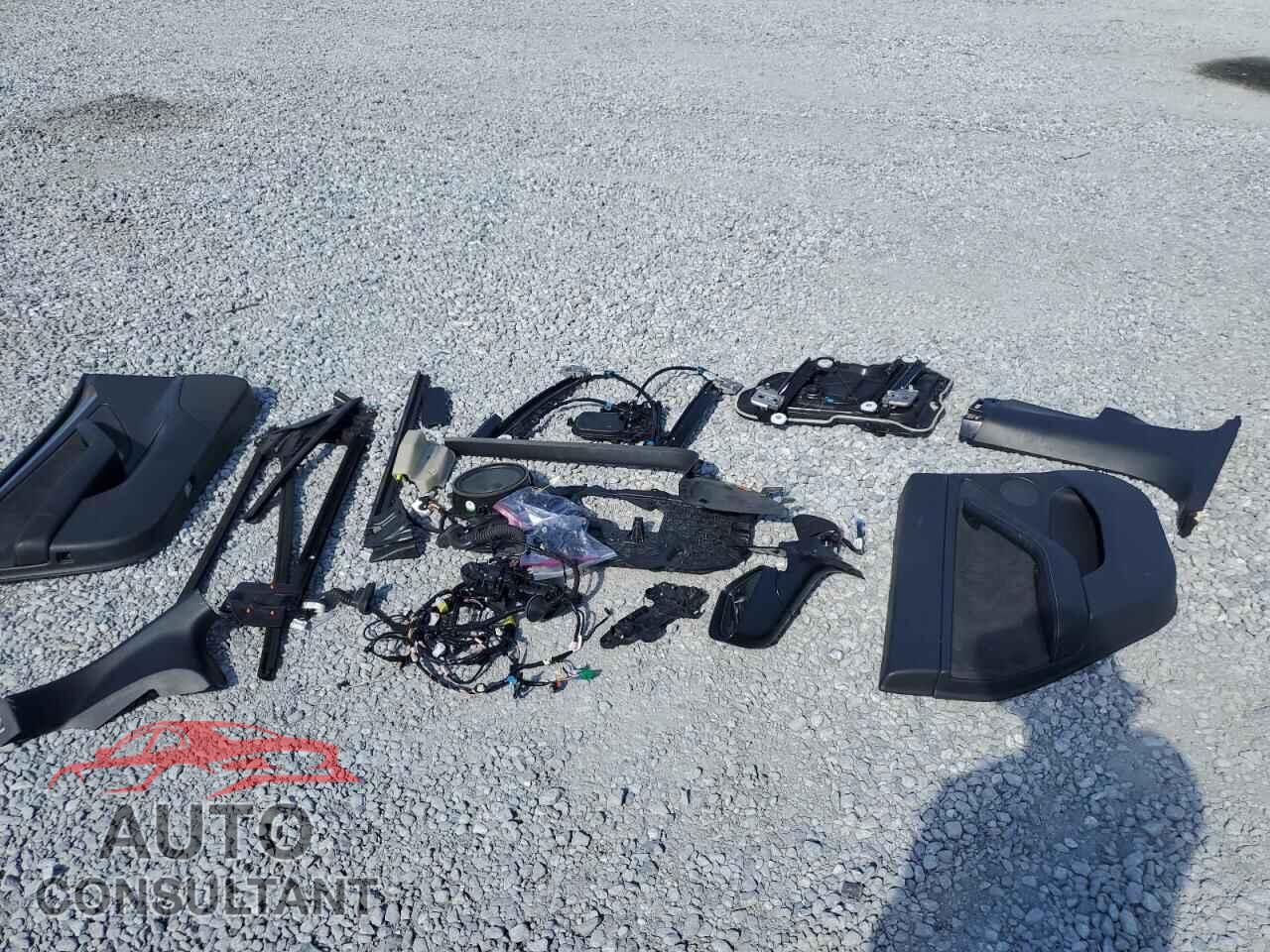 TESLA MODEL 3 2021 - 5YJ3E1EA0MF099481