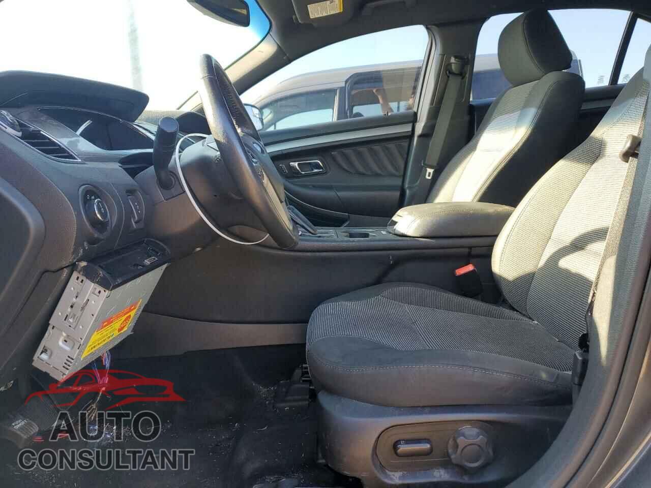 FORD TAURUS 2018 - 1FAHP2H87JG104889