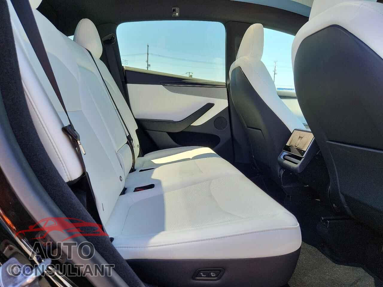 TESLA MODEL Y 2026 - 7SAYGDED0TF651168