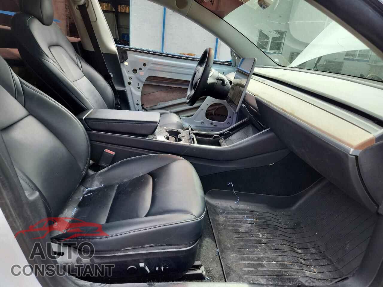 TESLA MODEL 3 2020 - 5YJ3E1EB1LF667356
