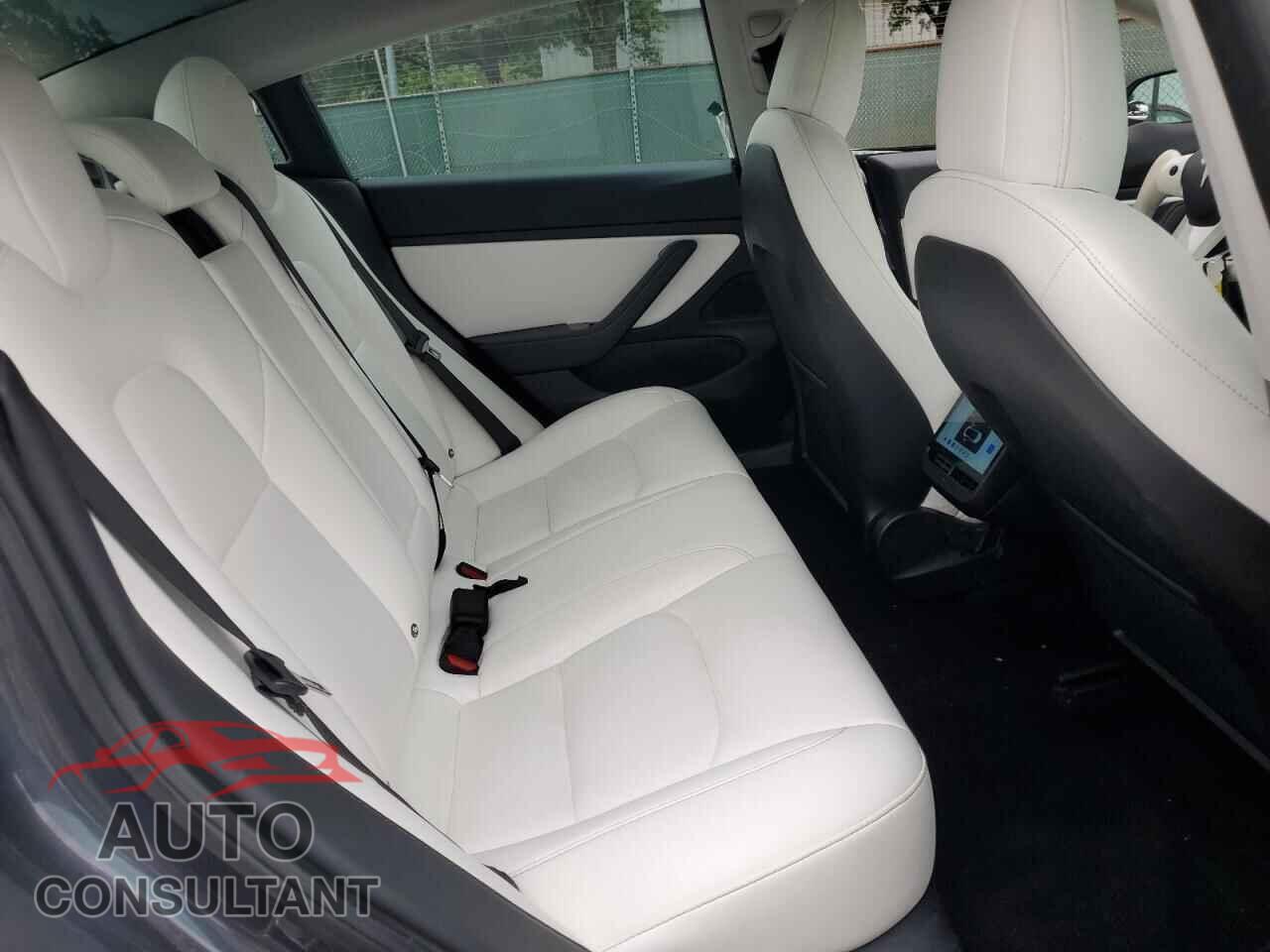 TESLA MODEL 3 2018 - 5YJ3E1EBXJF170268