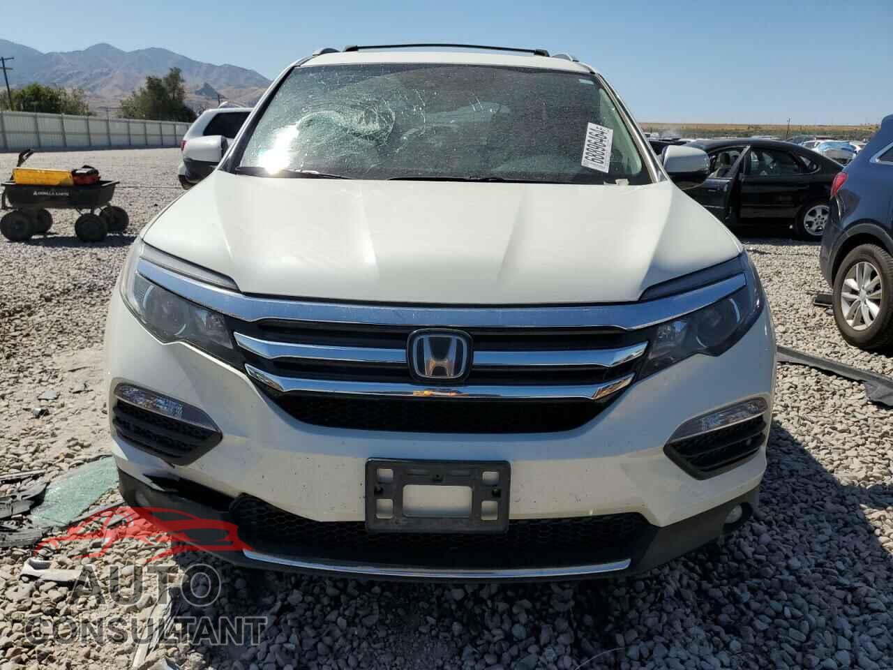 HONDA PILOT 2017 - 5FNYF6H98HB042033