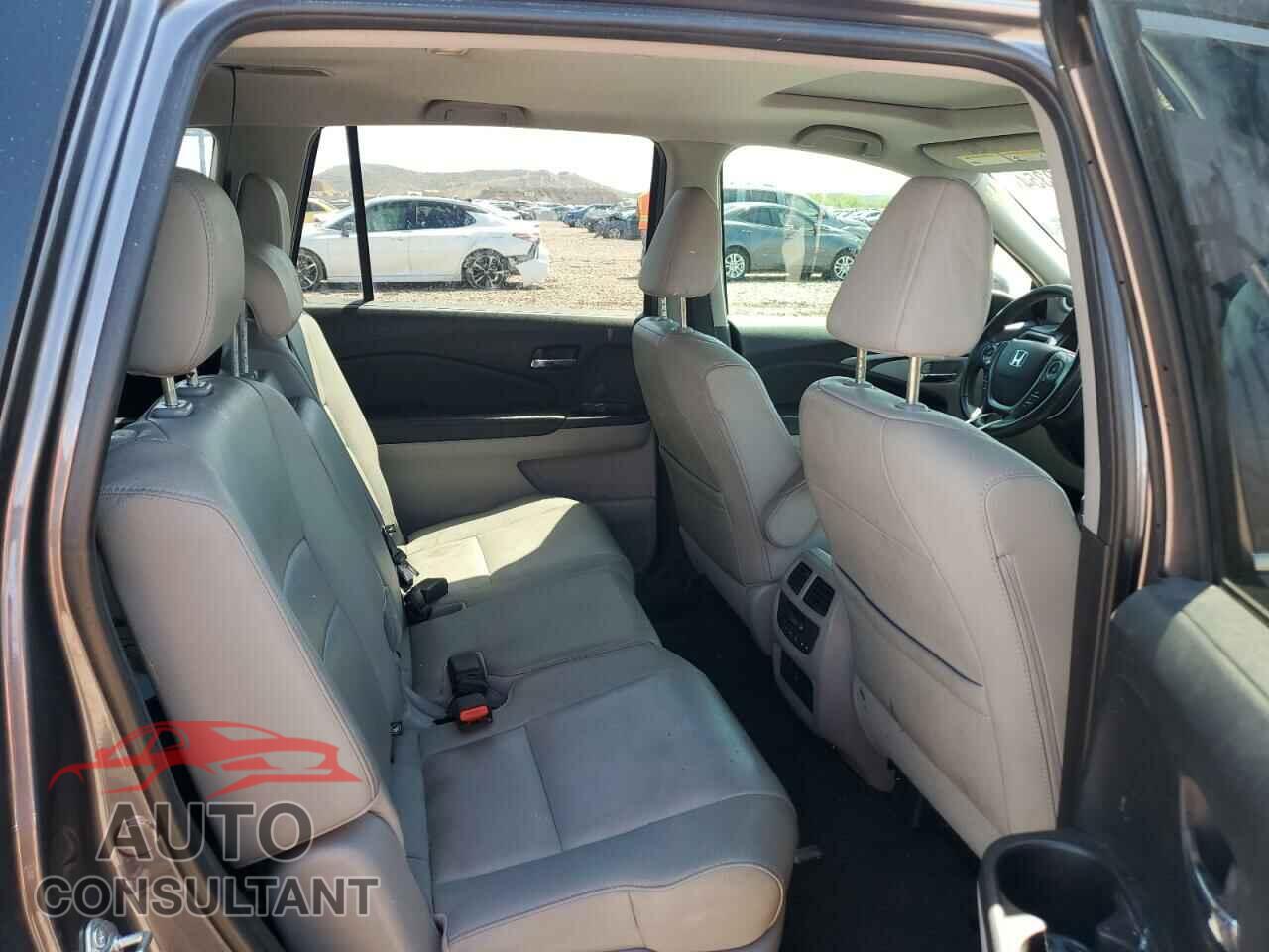 HONDA PILOT 2017 - 5FNYF6H63HB083773